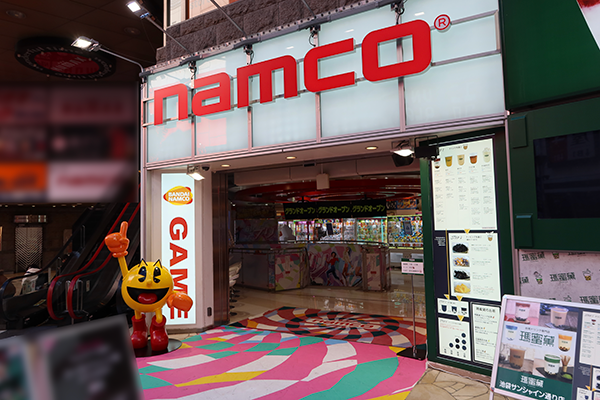 ②最強ジャンプ3月特大号についているゲットコードを持って最強ガシャステーションが設置してあるお店に行こう!!